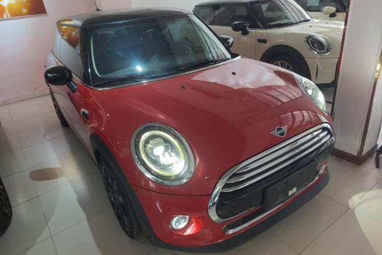 Used MINI 2019 1.5T COOPER Artist Front Right 45 Deg