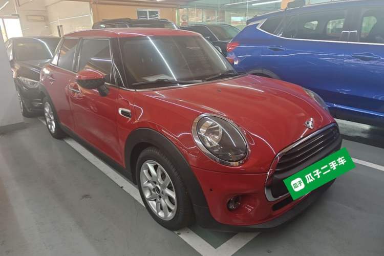 Used MINI 2019 1.5T ONE Five-Door Edition Front Right 45 Deg