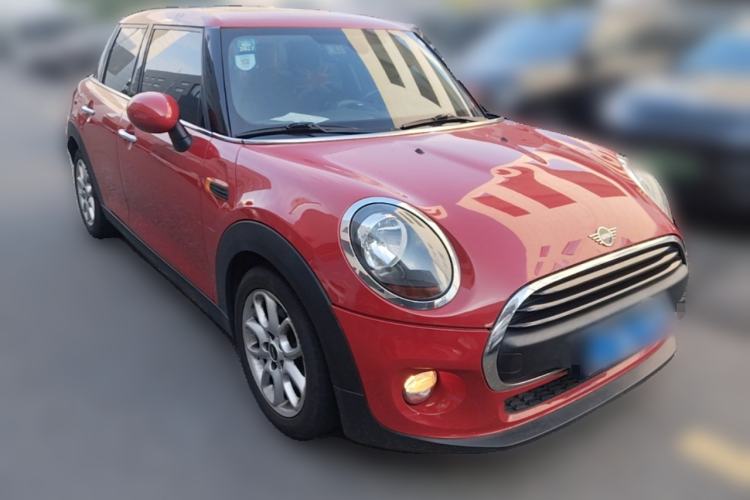 Used MINI 2019 1.5T ONE Five-Door Edition Front Right 45 Deg