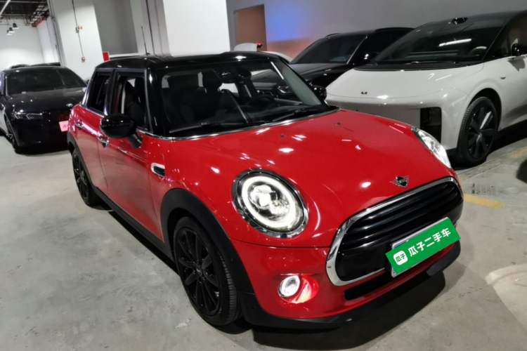 Used MINI 2019 1.5T COOPER Artist Five-Door Edition Front Right 45 Deg