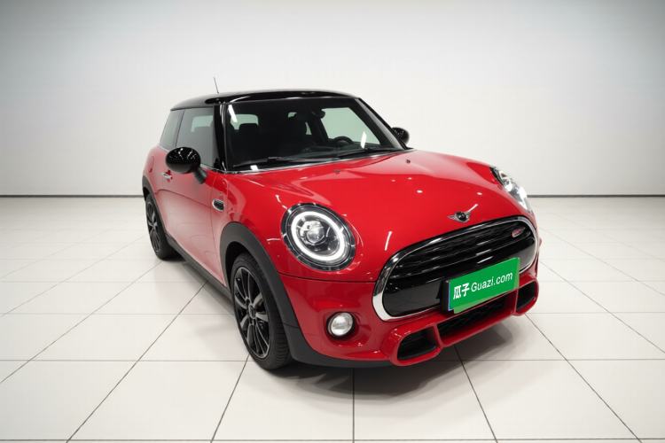 Used MINI 2019 1.5T COOPER Racing Driver Front Right 45 Deg