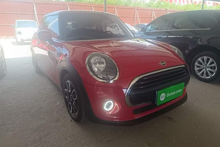 Used MINI 2019 1.5T ONE Front Right 45 Deg