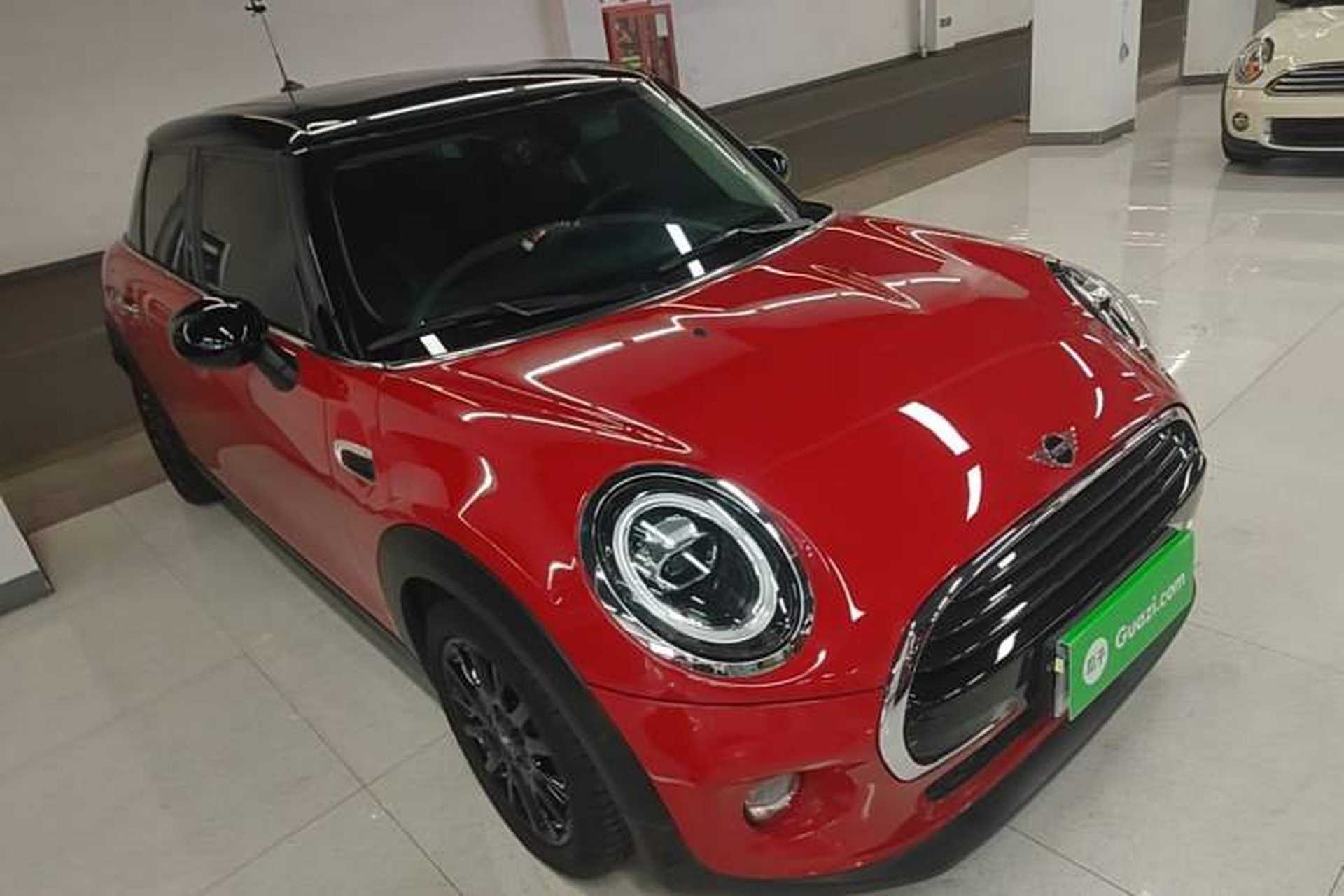 Used MINI 2019 1.5T COOPER Classic Edition Five-Door Version Front Right 45 Deg
