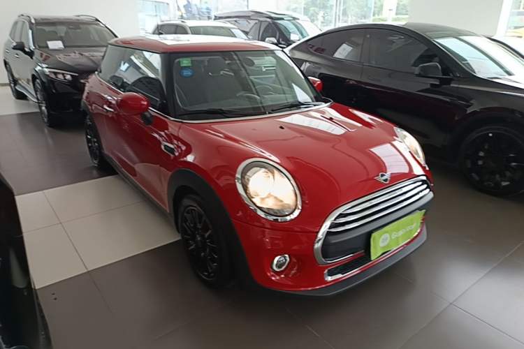 Used MINI 2019 1.5T ONE PLUS Front Right 45 Deg