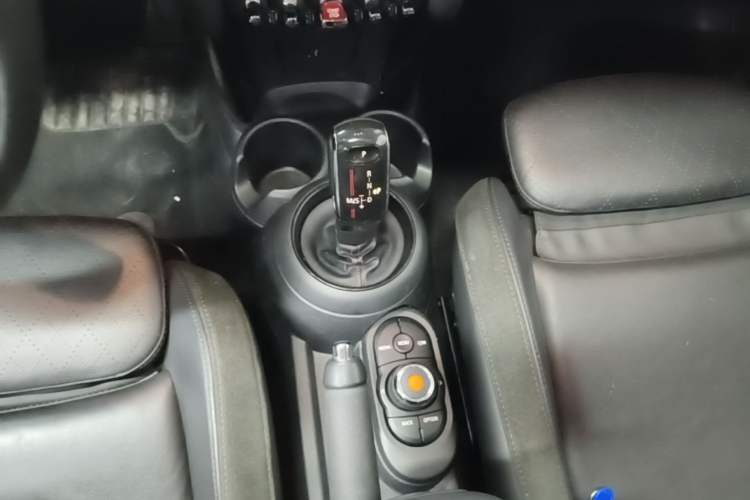 Used MINI 2019 2.0T COOPER S Classic Edition Five-Door Model Gear Lever