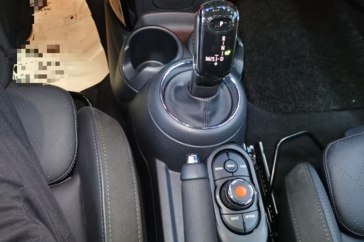 Used MINI 2019 1.5T COOPER Artist Gear Lever