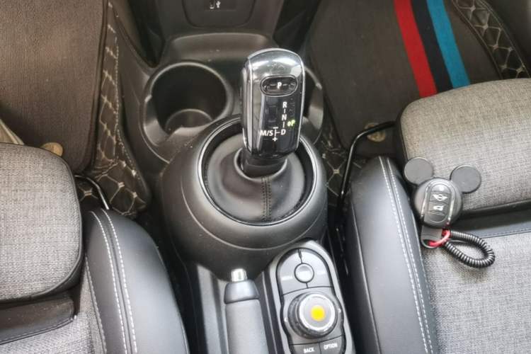 Used MINI 2019 1.5T COOPER Classic Edition Gear Lever