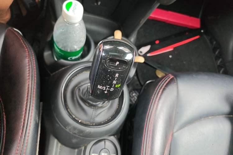 Used MINI 2019 1.5T ONE Five-Door Edition Gear Lever
