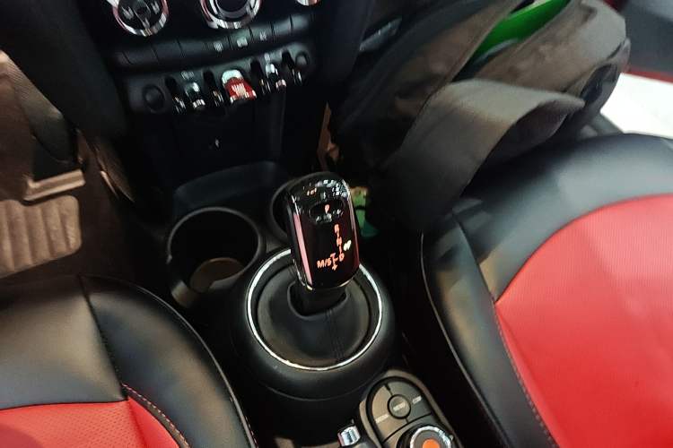 Used MINI 2019 1.5T ONE PLUS Gear Lever