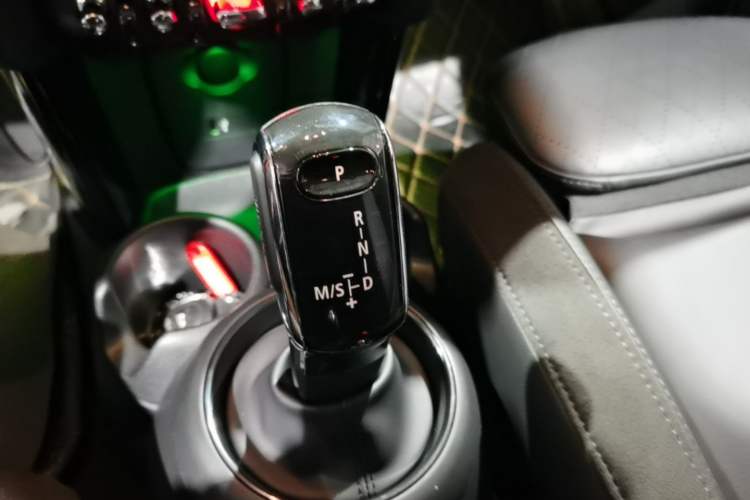 Used MINI 2019 1.5T COOPER Artist Five-Door Edition Gear Lever