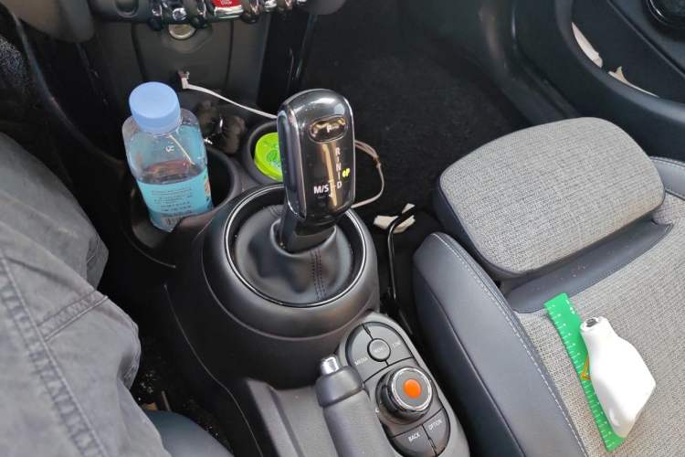 Used MINI 2019 1.5T COOPER Classic Edition Five-Door Version Gear Lever