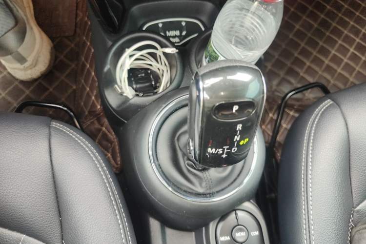 Used MINI 2019 1.5T ONE PLUS Gear Lever