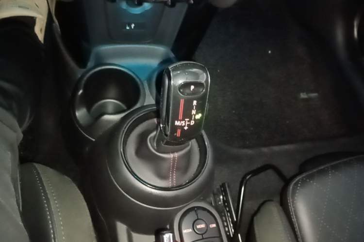 Used MINI 2019 2.0T COOPER S Classic Edition Gear Lever