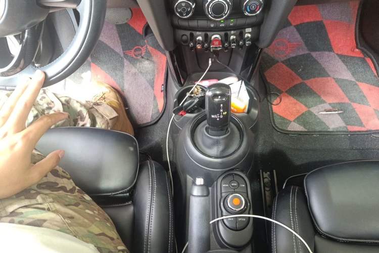 Used MINI 2019 1.5T COOPER Artist Gear Lever