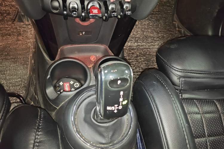 Used MINI 2019 1.5T COOPER Racing Edition Five-Door Model Gear Lever