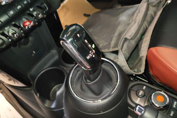 Used MINI 2019 1.5T ONE PLUS Gear Lever