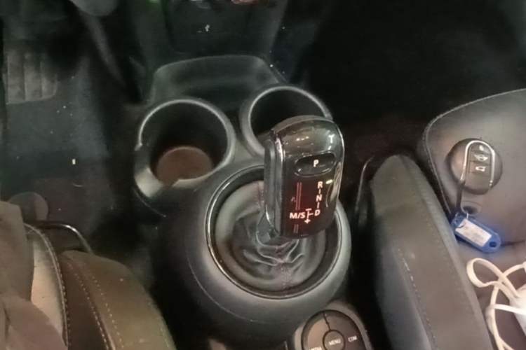 Used MINI 2019 2.0T COOPER S Classic Edition Five-Door Model Gear Lever