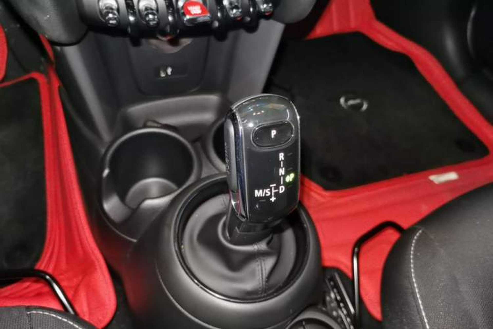 Used MINI 2019 1.5T ONE Five-Door Edition Gear Lever