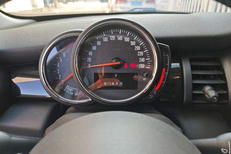 Used MINI 2019 1.5T COOPER Classic Edition Five-Door Version Instrument Cluster