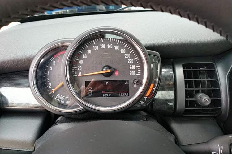 Used MINI 2019 1.5T COOPER Classic Edition Five-Door Version Instrument Cluster
