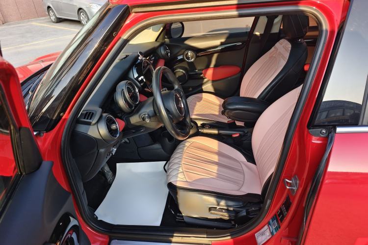 Used MINI 2019 1.5T ONE PLUS Five-Door Edition Interior 1