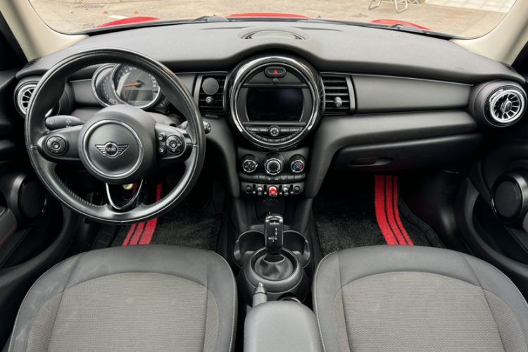 Used MINI 2019 1.5T ONE Five-Door Edition Interior 1