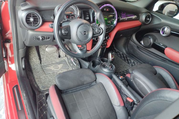 Used MINI 2019 2.0T COOPER S Racing Driver Interior 2