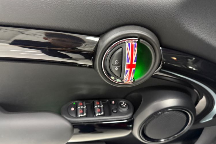Used MINI 2019 1.5T COOPER Artist Five-Door Edition Interior 2