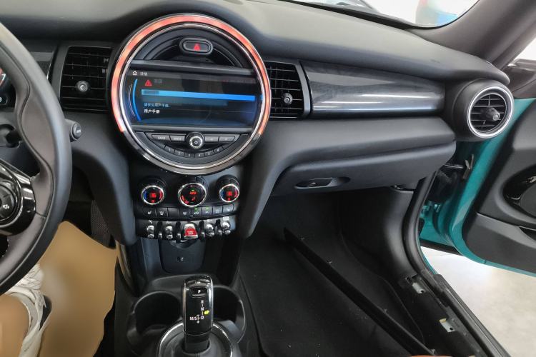 Used MINI 2019 1.5T COOPER CABRIO Artist Interior 2