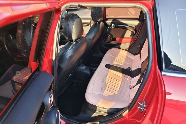 Used MINI 2019 1.5T ONE PLUS Five-Door Edition Interior 2