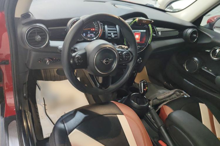 Used MINI 2019 1.5T ONE PLUS Interior 2