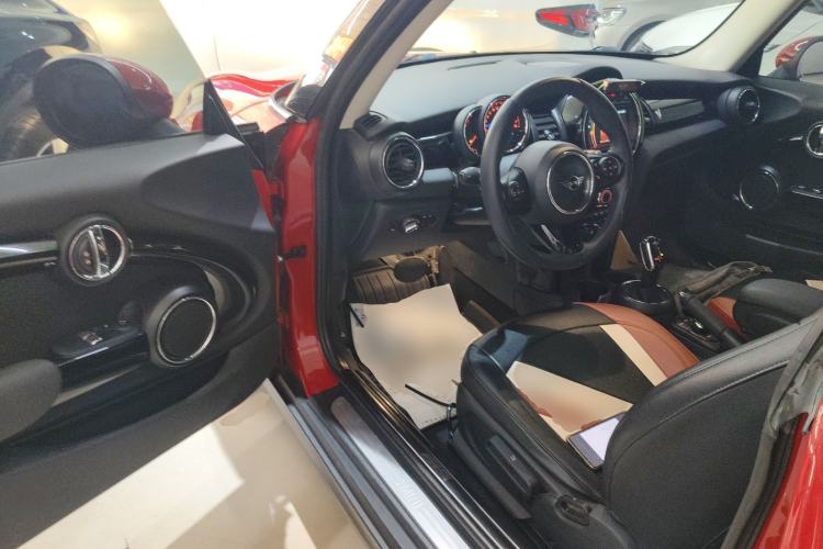Used MINI 2019 1.5T ONE PLUS Interior 3