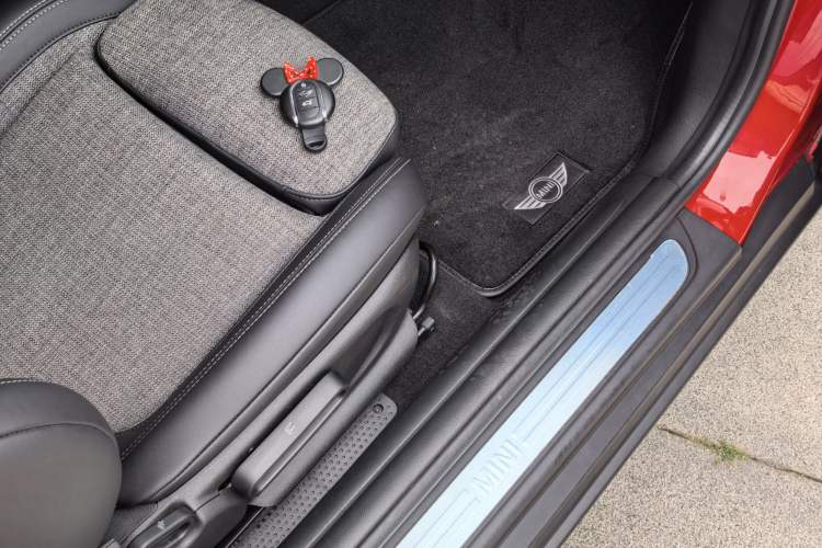 Used MINI 2019 1.5T COOPER Classic Edition Interior 4