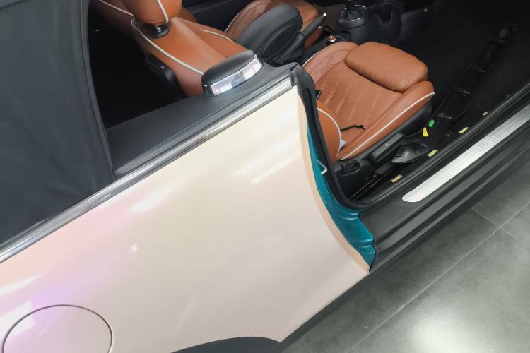 Used MINI 2019 1.5T COOPER CABRIO Artist Interior 6