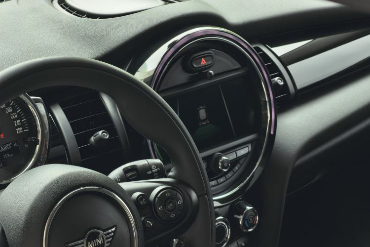 Used MINI 2019 1.5T COOPER Classic Edition Interior 7