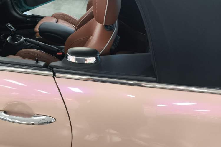 Used MINI 2019 1.5T COOPER CABRIO Artist Interior 8