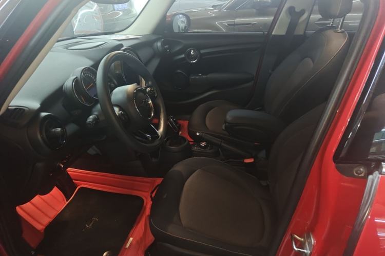 Used MINI 2019 1.5T ONE Five-Door Edition Left Front Seat