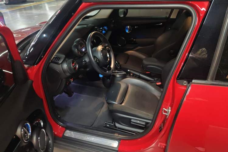 Used MINI 2019 1.5T COOPER Artist Five-Door Edition Left Front Seat