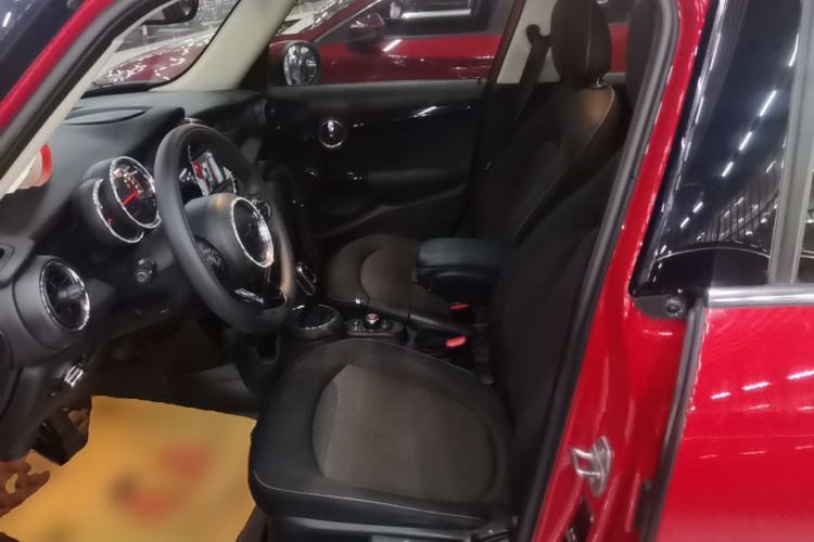 Used MINI 2019 1.5T ONE PLUS Five-Door Edition Left Front Seat