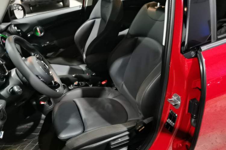 Used MINI 2019 1.5T COOPER Artist Five-Door Edition Left Front Seat