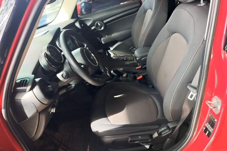 Used MINI 2019 1.5T ONE Five-Door Edition Left Front Seat