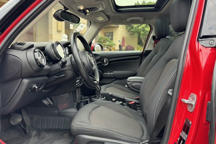 Used MINI 2019 1.5T ONE Five-Door Edition Left Front Seat