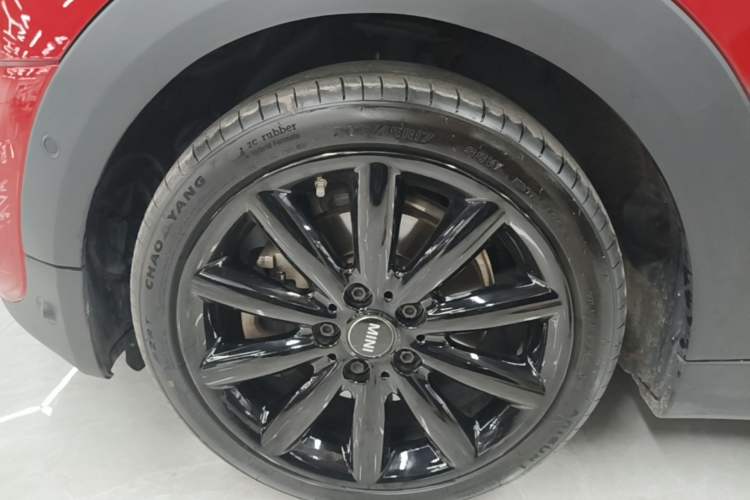 Used MINI 2019 2.0T COOPER S Classic Edition Five-Door Model Left Front Wheel Hub