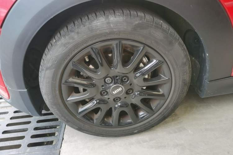 Used MINI 2019 1.5T COOPER Classic Edition Left Front Wheel Hub
