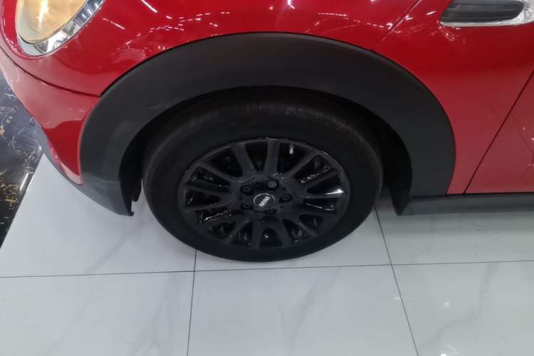 Used MINI 2019 1.5T ONE PLUS Five-Door Edition Left Front Wheel Hub