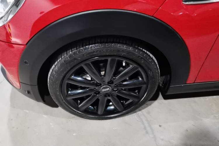 Used MINI 2019 1.5T COOPER Artist Five-Door Edition Left Front Wheel Hub
