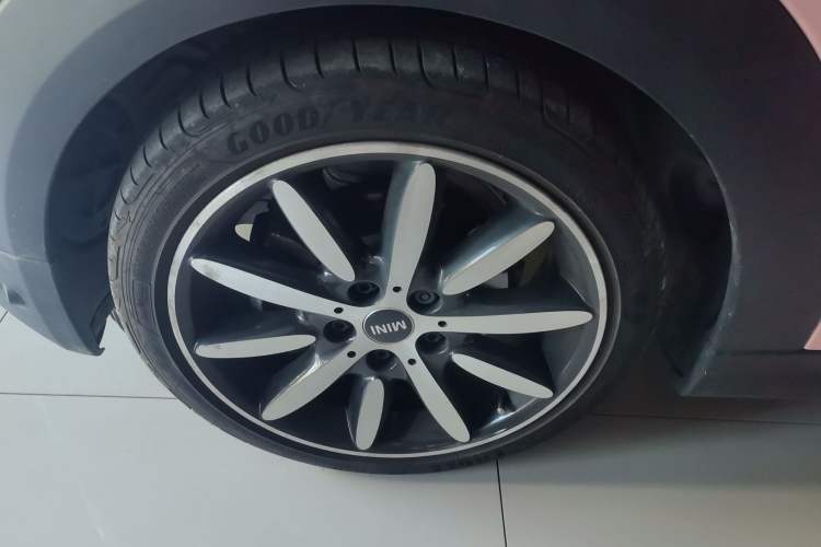 Used MINI 2019 1.5T COOPER CABRIO Temptation Edition Left Front Wheel Hub