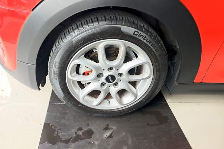 Used MINI 2019 1.5T ONE Five-Door Edition Left Front Wheel Hub