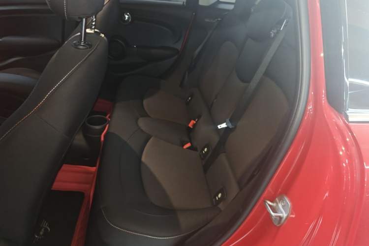 Used MINI 2019 1.5T ONE Five-Door Edition Left Rear Seat