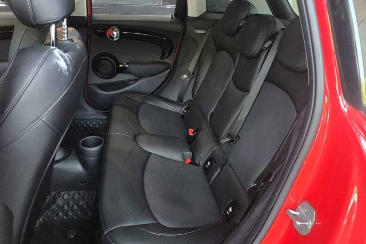 Used MINI 2019 1.5T COOPER Classic Edition Five-Door Version Left Rear Seat
